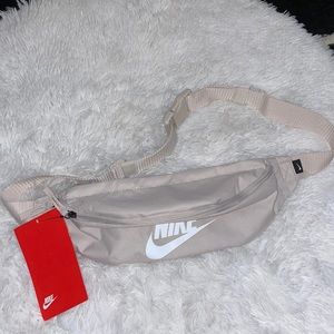 Nike Fanny